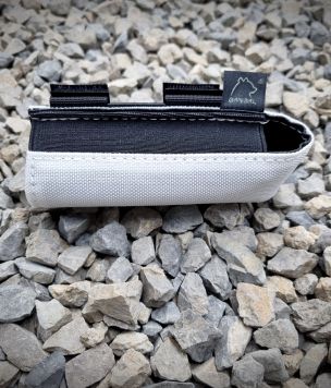 BIAŁA ładownica na stazę CAT