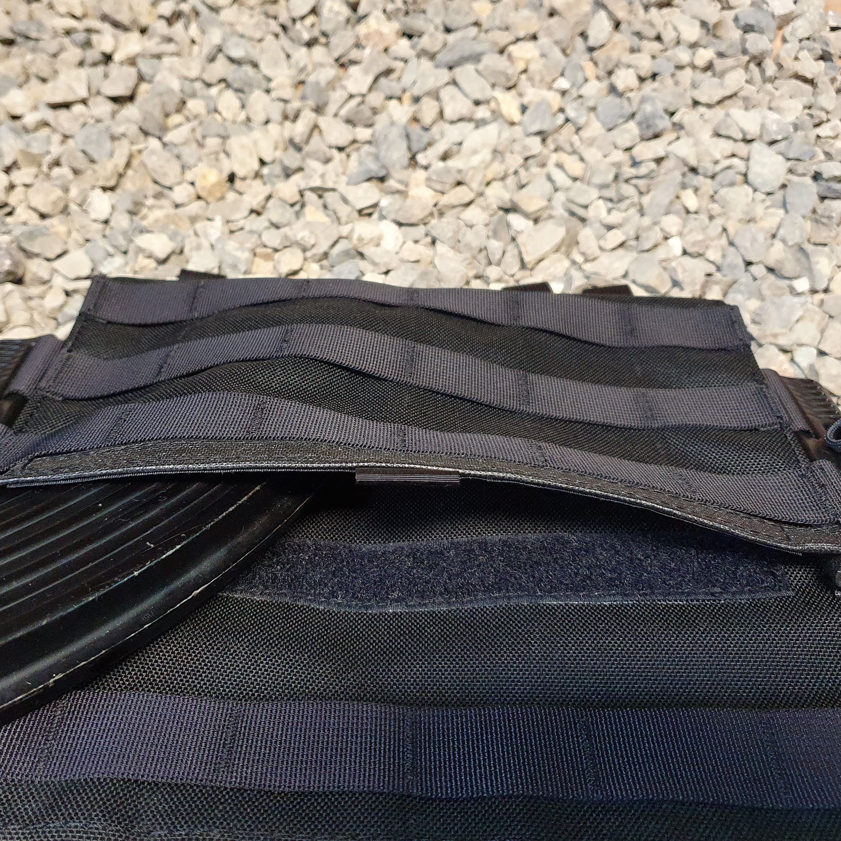 Kangaroo pocket with hook and loop tape closure with 6x3 MOLLE webbings